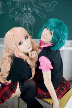 Sheryl Ranka classroom (Macross frontier) cosplay by Nomura Mizuho & Kousaka Yun!