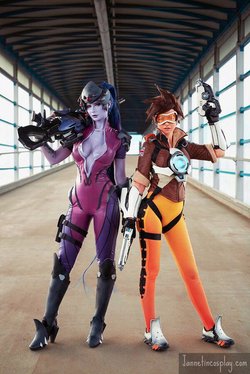 [Incosplay] Widowmaker and Tracer (Overwatch)
