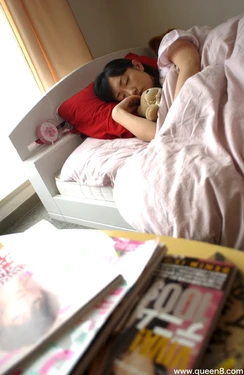 Mari - [Queen8] No. 010