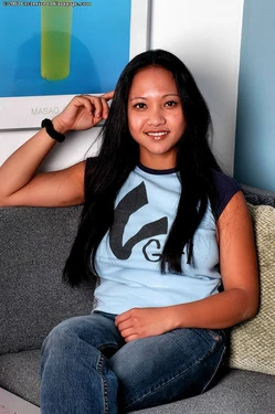 Loni from KarupsPC