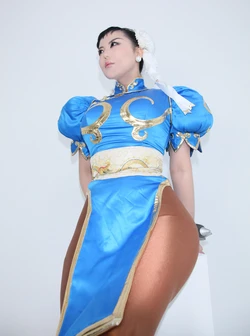 Chun-Li Cosplay