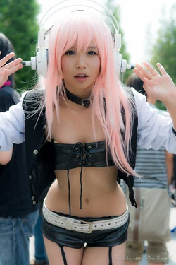 Super Sonico (Itsuki Akira)
