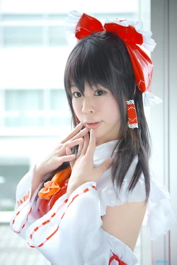 Reimu Hakurei (Akumania)