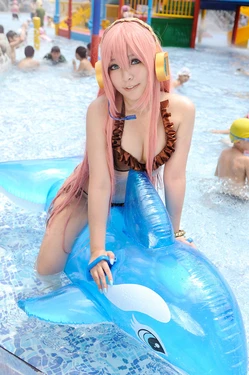Megurine Luka (Vocaloid) by lingorshiang