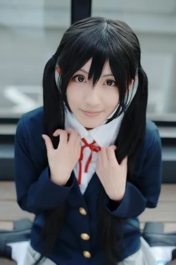 Azusa Nakano (K-ON!) Chamaro