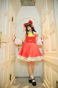 [しゅがー＊みゅく(天使みゅ)]霊夢さんと夢のいちごぱんつ