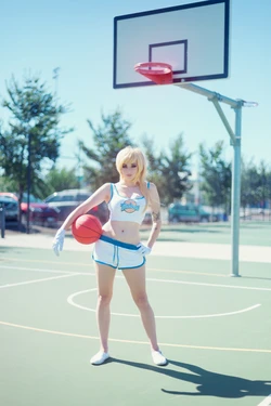 Lola Bunny by Kayla Erin