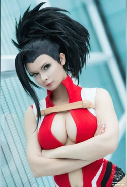 Momo Yaoyorozu by Jannet Incosplay
