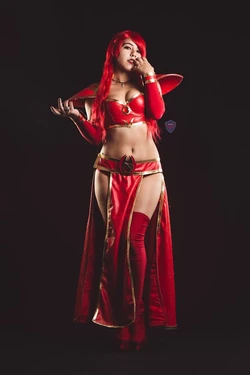 Cosplayer: Yunito Chan - Lina (Dota 2)