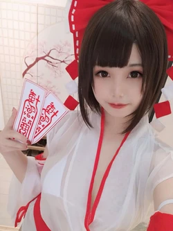 Reimu Hakurei  (蜜汁猫裘)