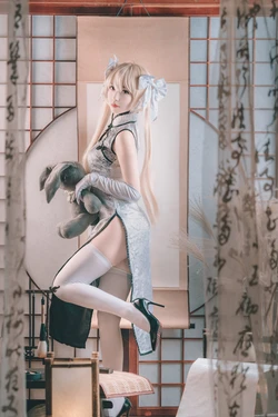 白易子教主 - 旗袍