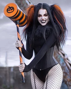 Halloween Harley Quinn (DC) by draculangelica