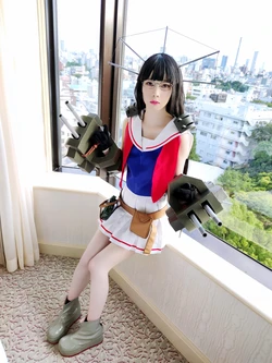 [COSH-065] こすっち065/鳥●！！重巡にして従順な究極再現度2.5次元美少女！！ウエスト実測53cmの色白スレンダーボディとの子作り本気エッチ！上下のお口で精液ごっくん！空前絶後の艤装フルアーマー孕まSEX！！