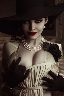 Kalinka Fox - Alcina Dimitrescu (Body)