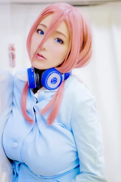 Kaho Shibuya - Miku Nakano