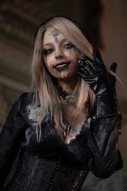 Himeecosplay - Bela Dimitrescu