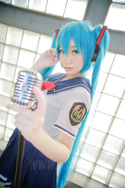 [焖焖碳] 性感初音cos正片