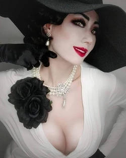 Chocokasa Channel - Lady Dimitrescu