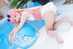 [クルミ] ホシノ水着