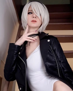 Holly White - 2B
