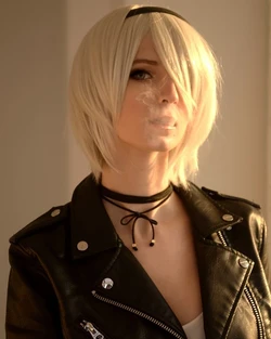 Holly White - 2B