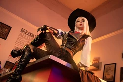 Helly Valentine - Ashe