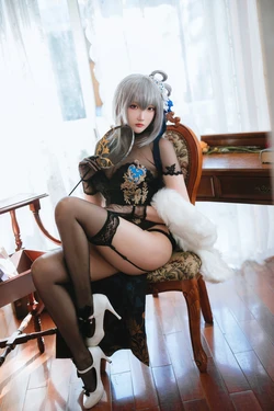 瓜希酱 - Saint Louis: Alluring Administrator