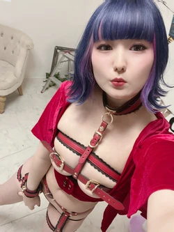Akasaki Karin - Red Riding Hood