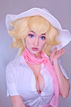 Anna Faith - Peach