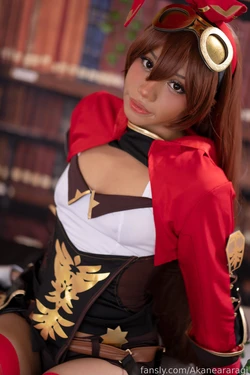 Akane Araragi - Amber
