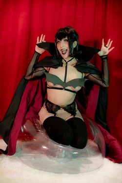 Lovely Space Kitten - Mavis Dracula