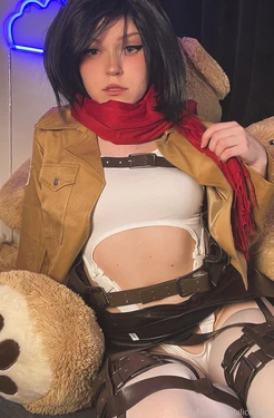 Alice Starr - Mikasa Ackerman