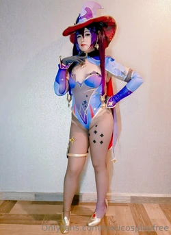 Roxii Cosplay - Mona