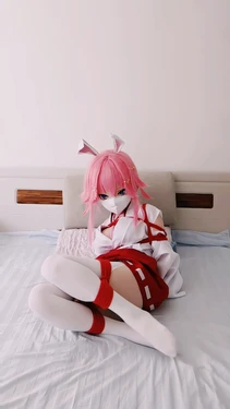 Yae Sakura miko bondage