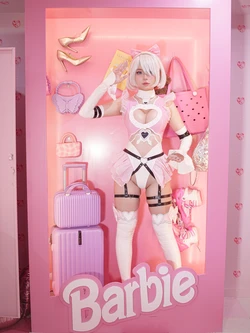 ZinieQ - 2B Barbie