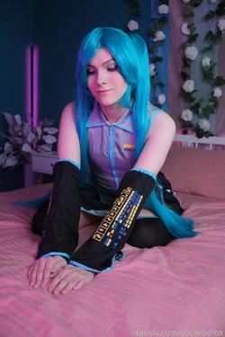 Alice Redfox - Miku