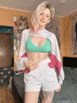 Baka Fuwa - Gwen