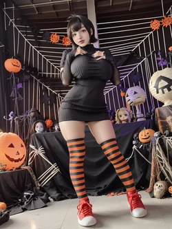 UK113 - Cosplay Mavis Dracula Hotel Transylvania - DINARA S4K [AI Generated]
