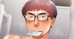 [こん] 先輩のために写真を撮られるメガネ君