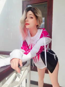 Caticornplay - Gwen Stacy