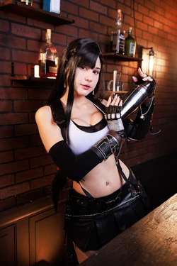 Jean Wanwan - Tifa bartender