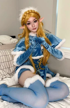 Celebi cosplay - Christmas Zelda