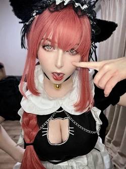 Risas chhh - Maid Makima