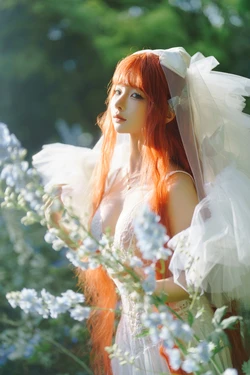 蠢沫沫 - 花丛婚纱