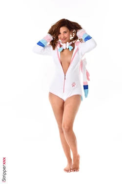 Agatha Vega - Sylveon