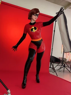 Lada Lyumos - Elastigirl