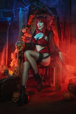 Pugoffka - Halloween Makima