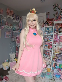 Koneko Cosplays - Peach