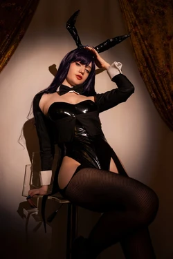 Moondays - Bunny Marin