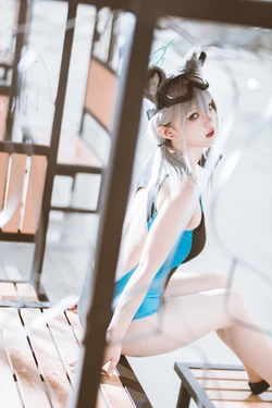 露（Mercurius-i） - 蔚蓝档案 砂狼白子 水着